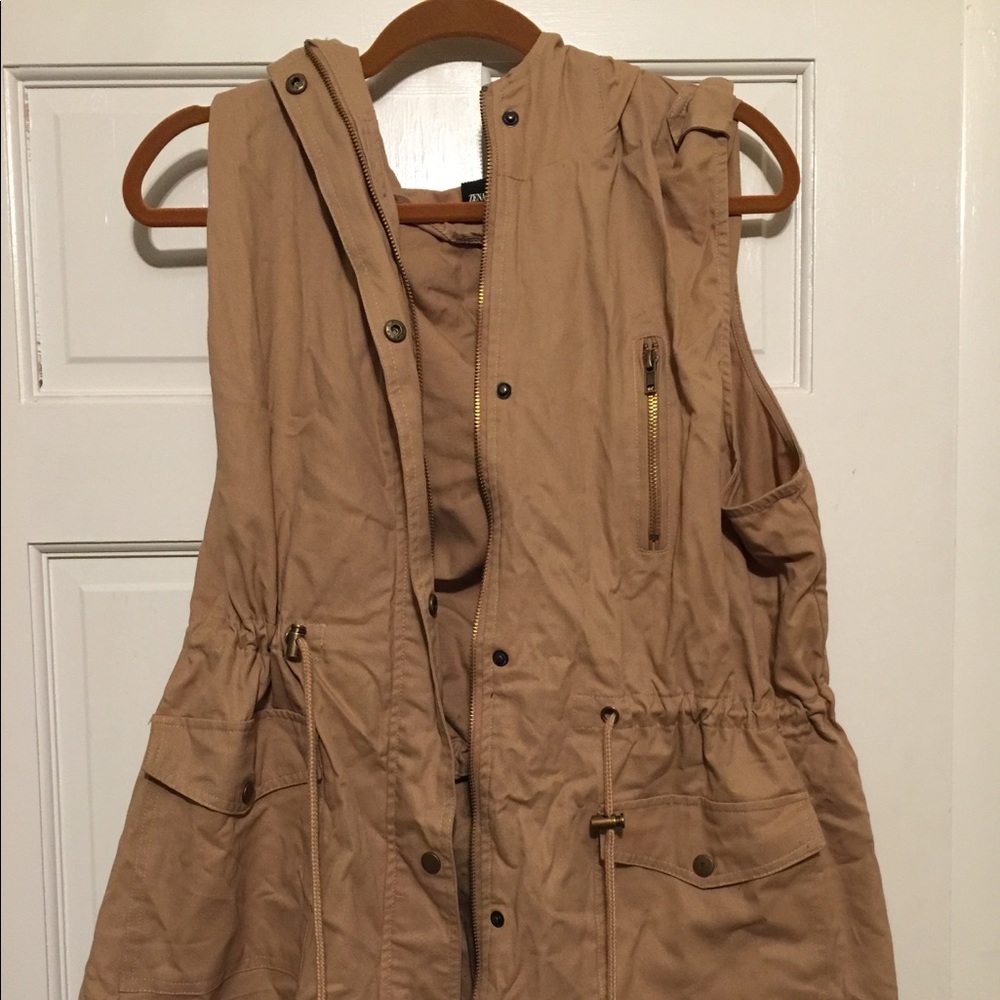 Lightweight Khaki Vest